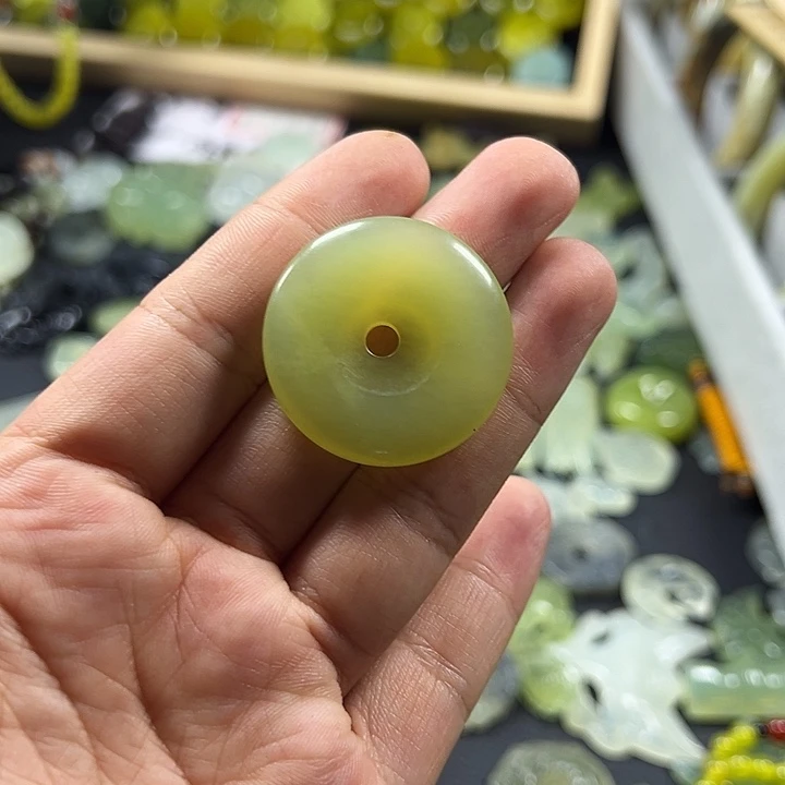 岫玉未镶嵌吊坠(不含链)