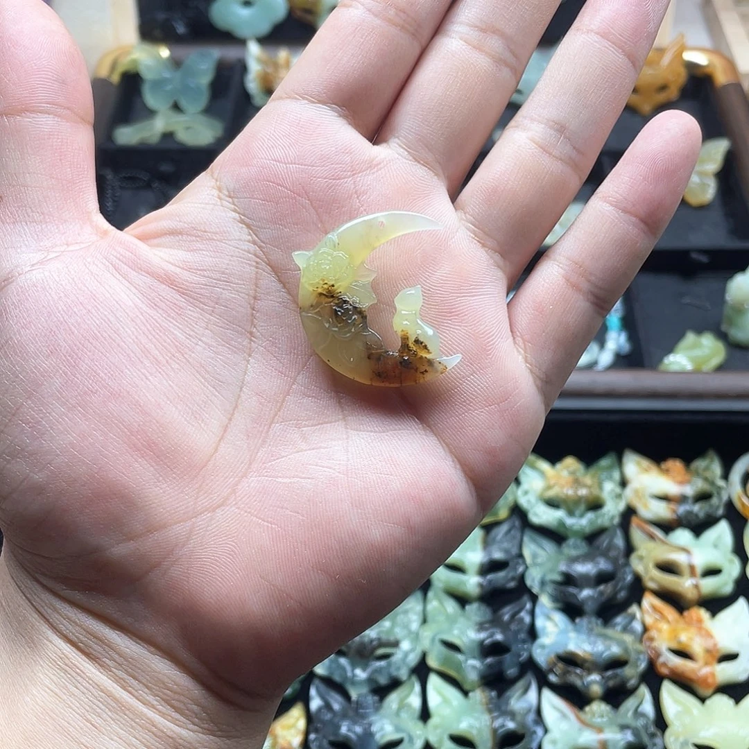 未镶嵌蛇纹石玉颈饰