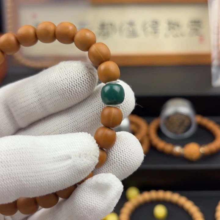 猴头核桃吊坠小绿