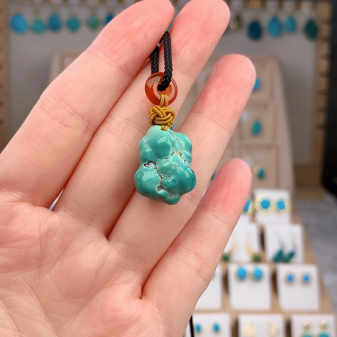 未镶嵌绿松石颈饰