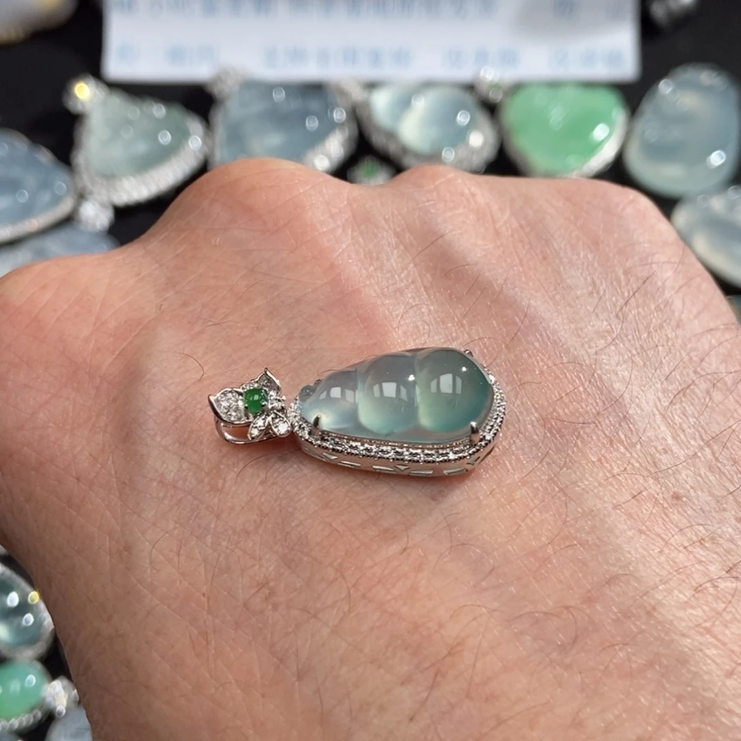 吊坠(不含链)18K金镶嵌翡翠豆子