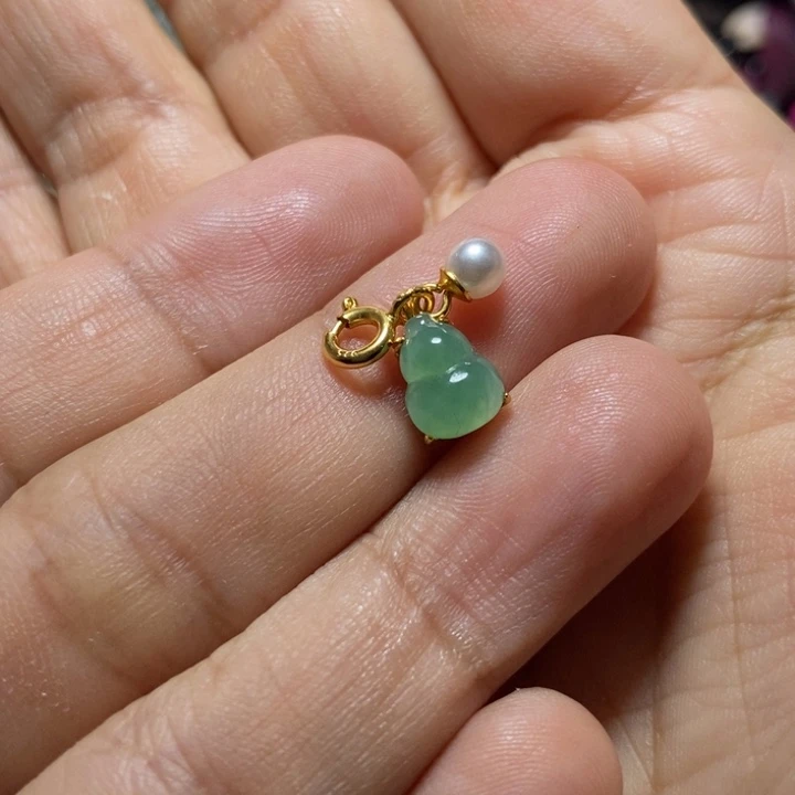 翡翠未镶嵌颈饰我在