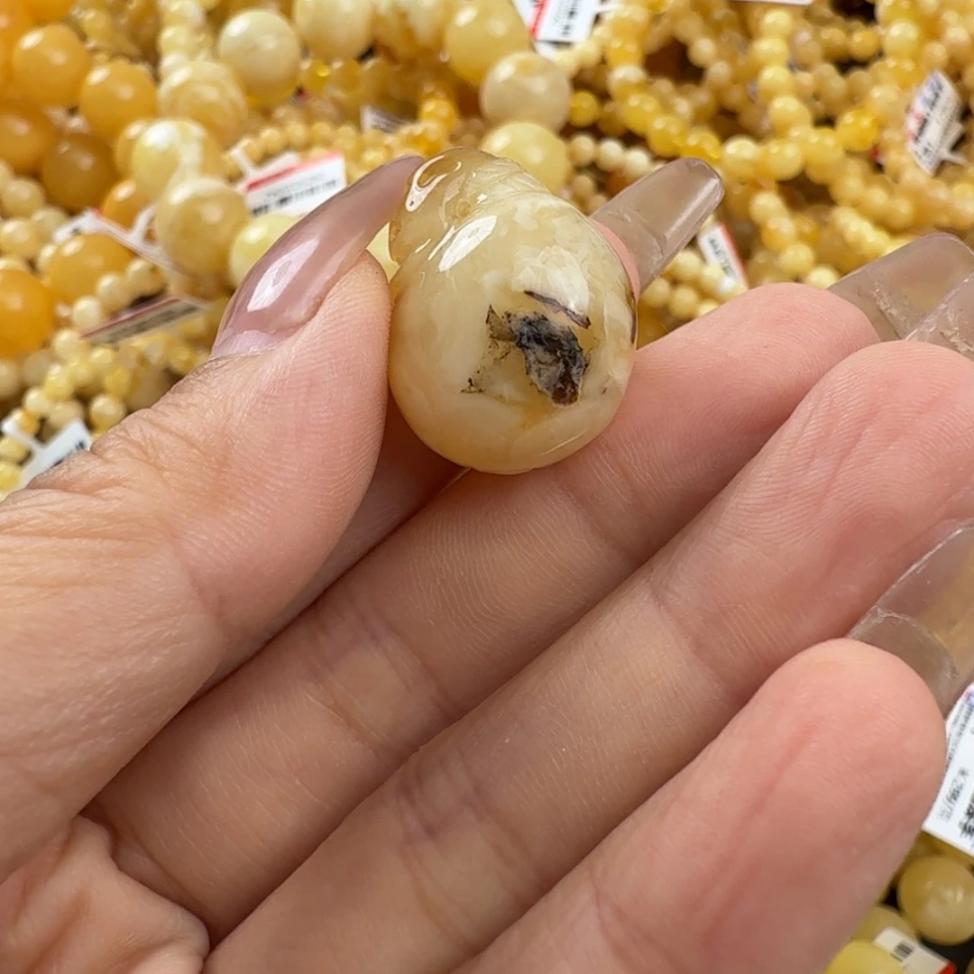 琥珀未镶嵌珠宝奇石