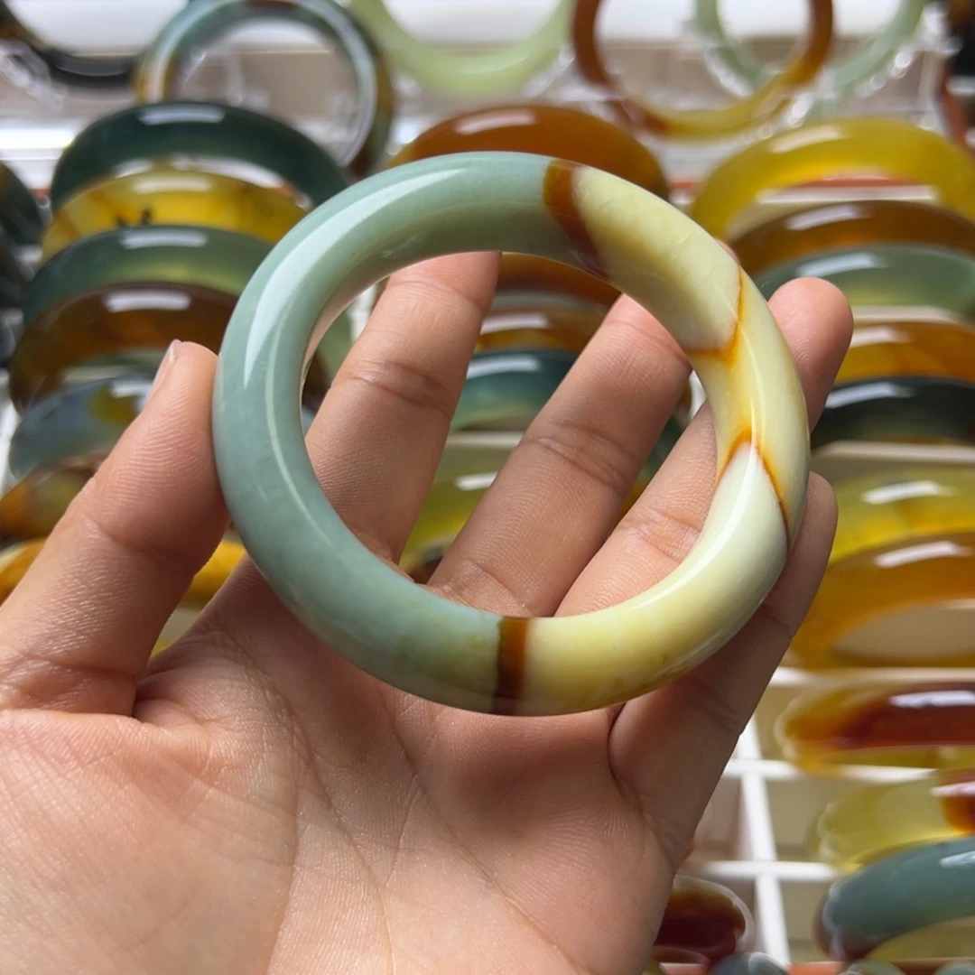 蛇纹石玉未镶嵌手镯