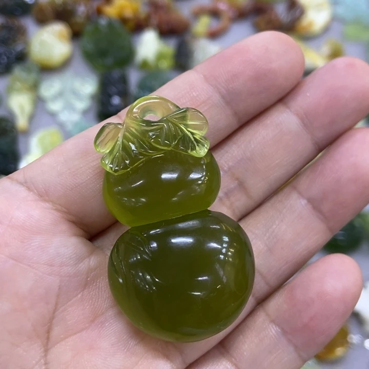 未镶嵌蛇纹石玉挂件