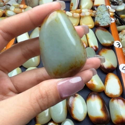 和田玉颈饰未镶嵌用****8