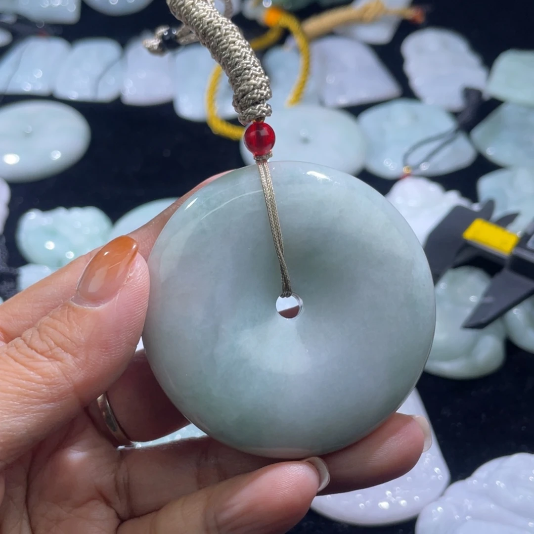 砖****翡翠未镶嵌颈饰平安扣