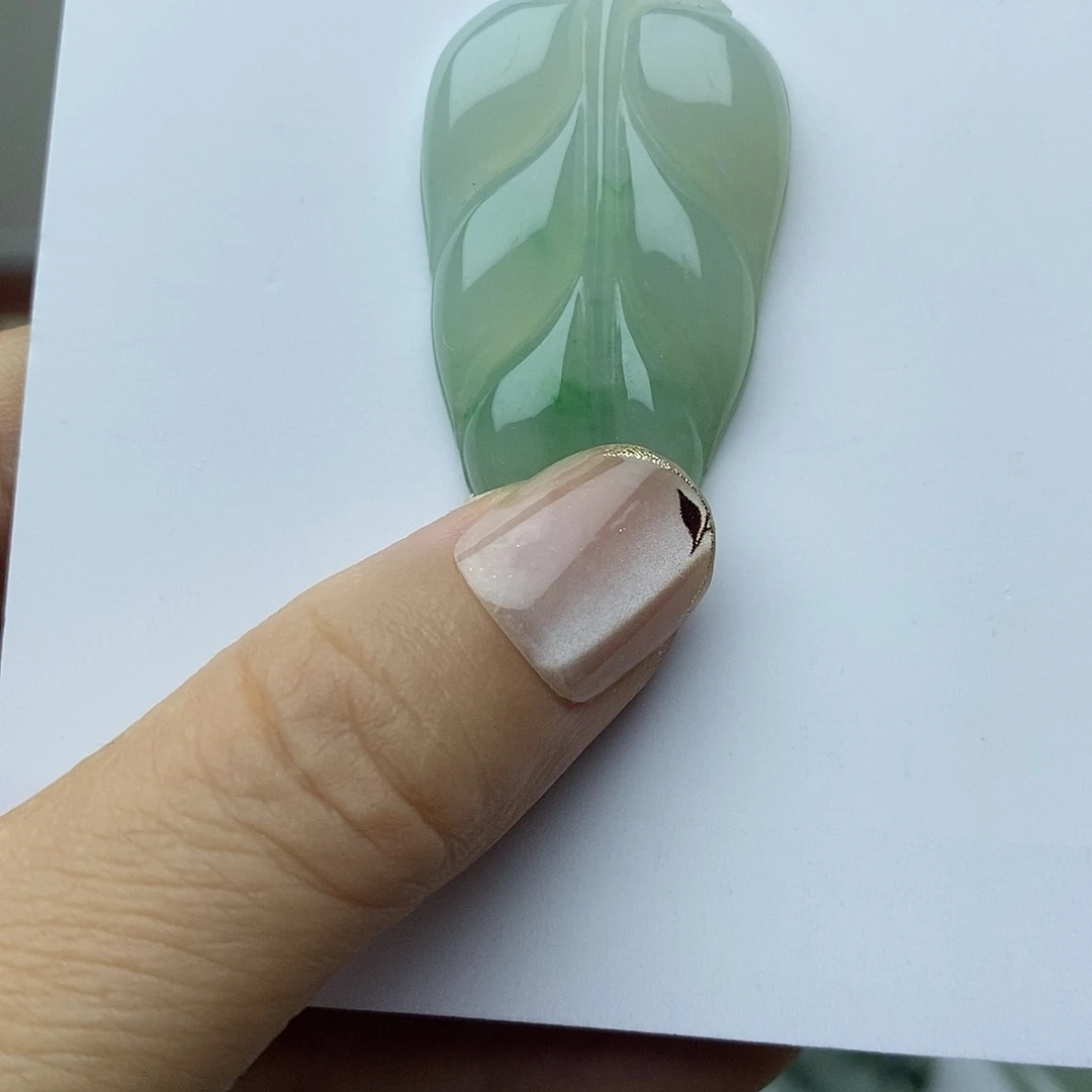 颈饰未镶嵌翡翠叶子