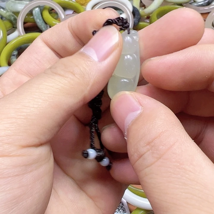 未镶嵌蛇纹石玉手链