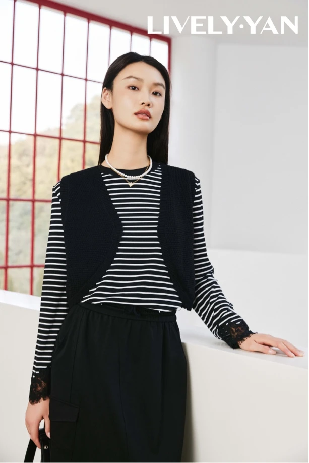 LIVELY.YAN俪妍Ｖ领毛织背心