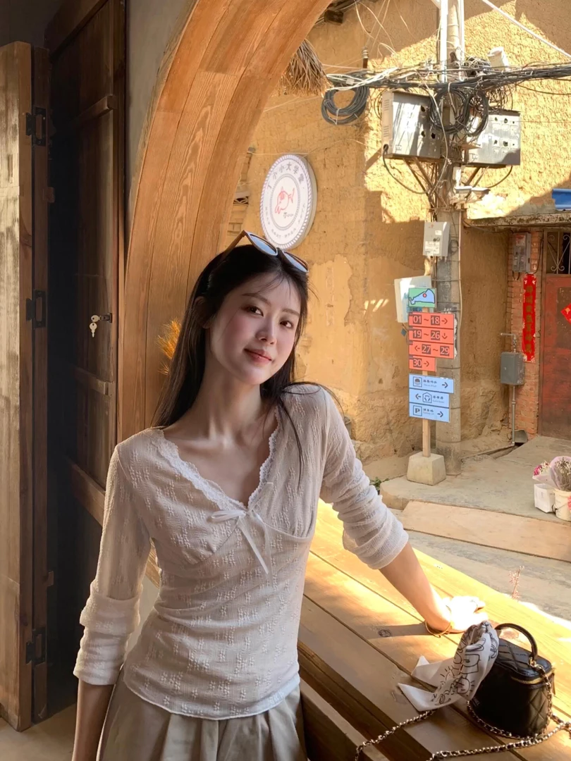 纯欲风v领蕾丝边提花长袖t恤女春季性感蝴蝶结露锁骨修身打底上衣