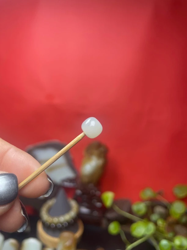 新疆且末迪克兰手工珠7*8小包容