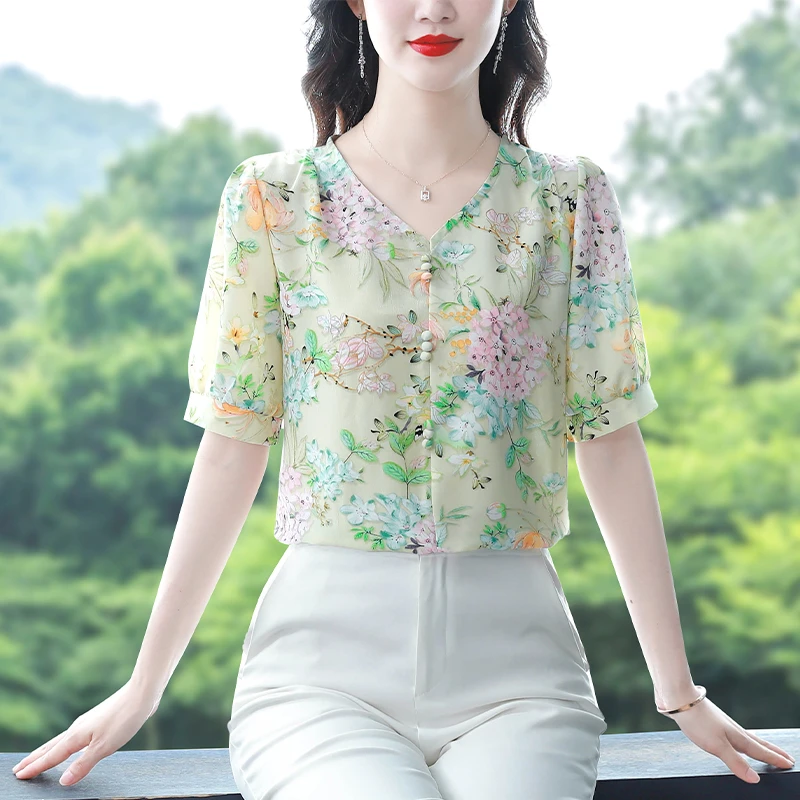 2025夏季新款时尚百搭洋气碎花V领短袖雪纺衫女上衣妈妈时尚小衫
