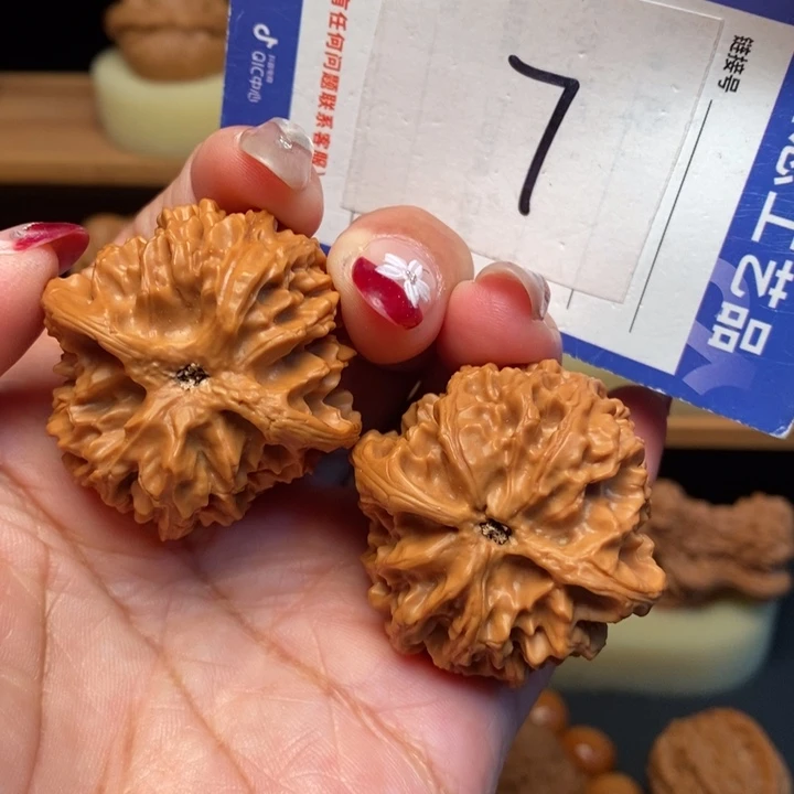 文玩核桃吊坠39苹果园