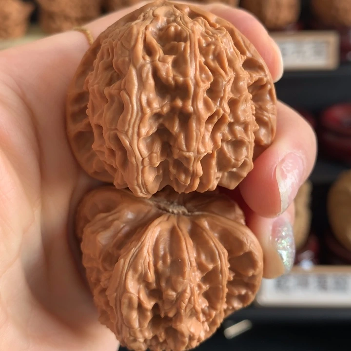 文玩核桃把件三角白42