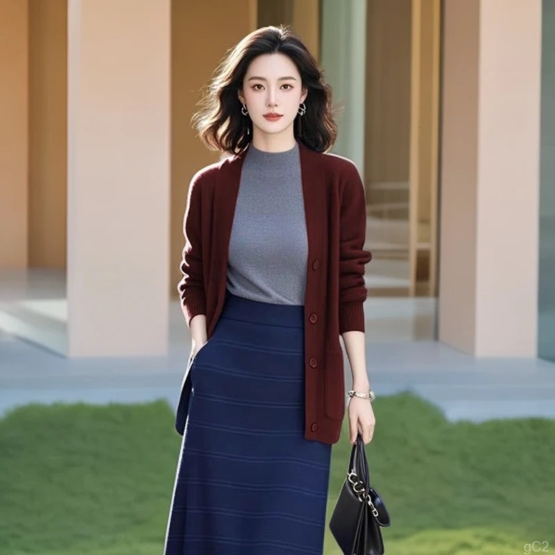 韩系中长款毛衣女2025年秋冬新款气质通勤休闲百搭简约针织开衫