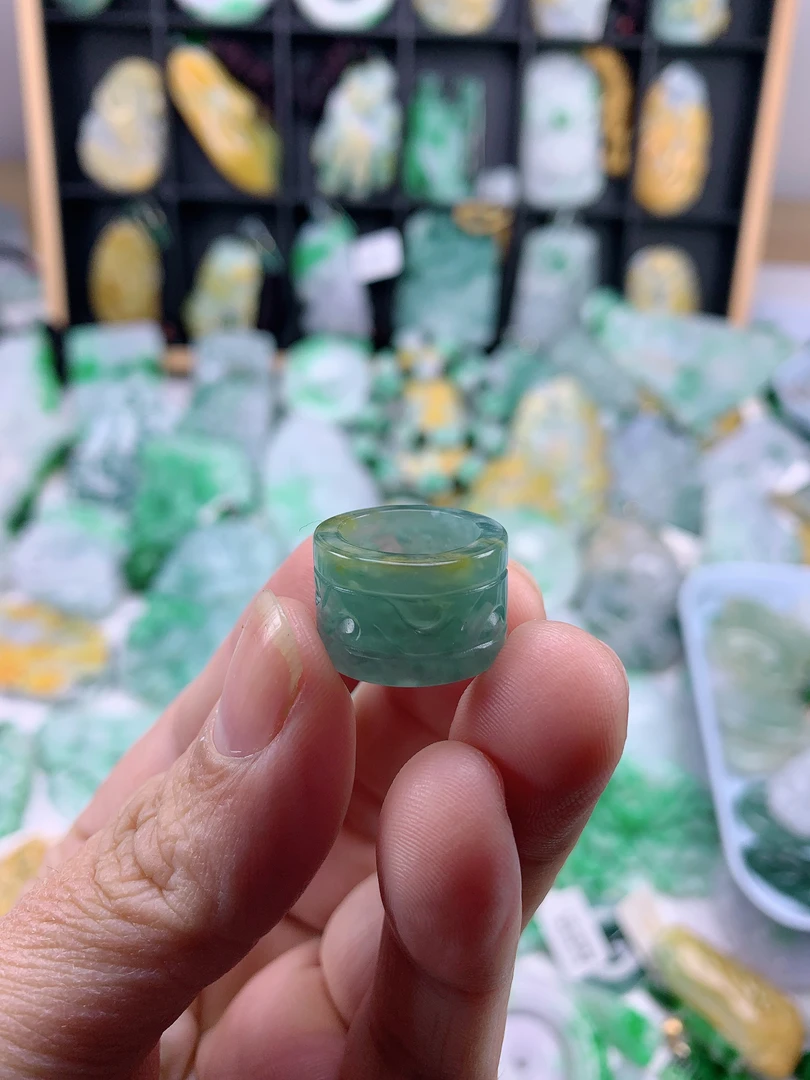 天然A货翡翠冰蓝水路路通桶珠吊坠18.4-11.9内径：13.3号数：3号