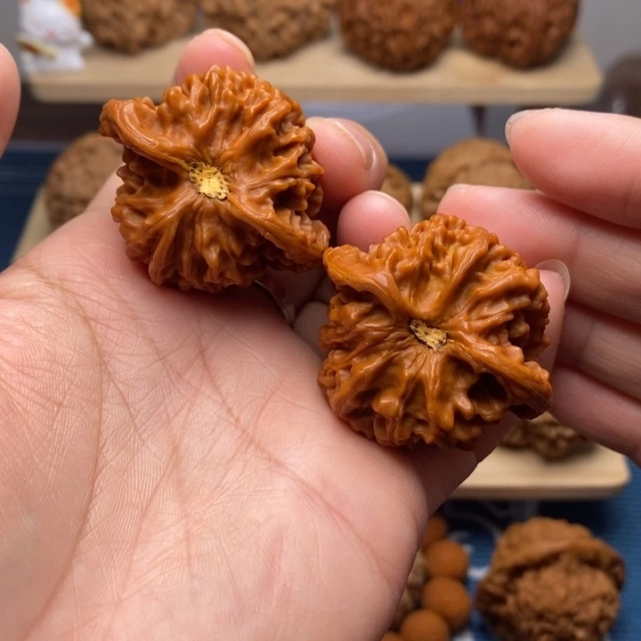 桃核把件盘山公子帽