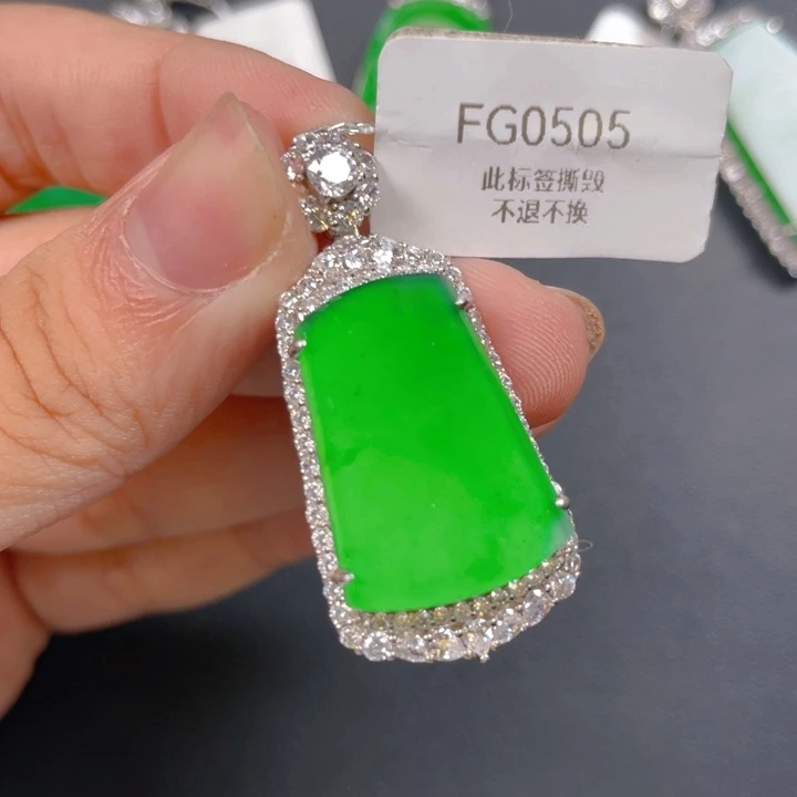 【闪购商品】颈饰银S925镶嵌翡翠翡翠