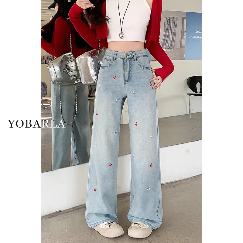 红色樱桃刺绣浅蓝色高腰直筒牛仔裤女秋季新款大码宽松显瘦阔腿裤