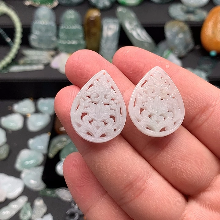 翡翠未镶嵌颈饰翡翠首饰