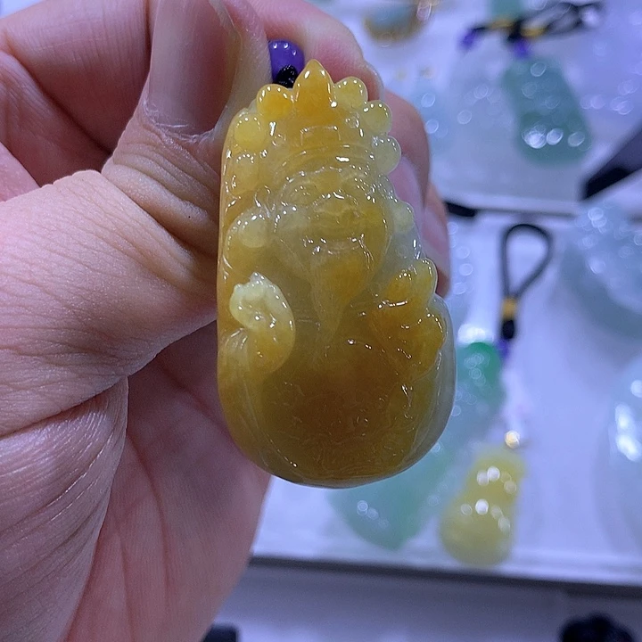 翡翠颈饰未镶嵌天然翡翠A货吊坠