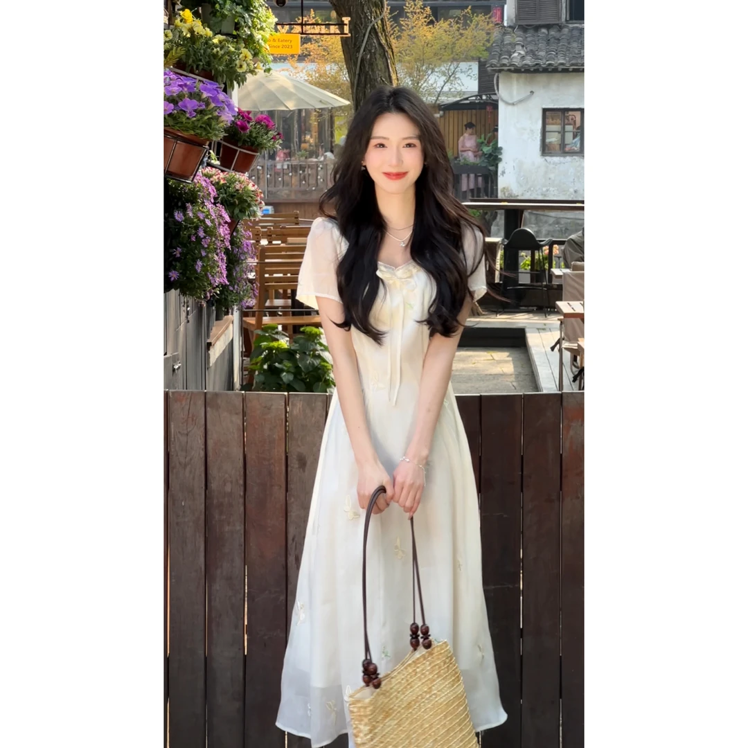 鹿向南【清颜】温柔白色连衣裙女2025夏季新款收腰气质裙DYL661763