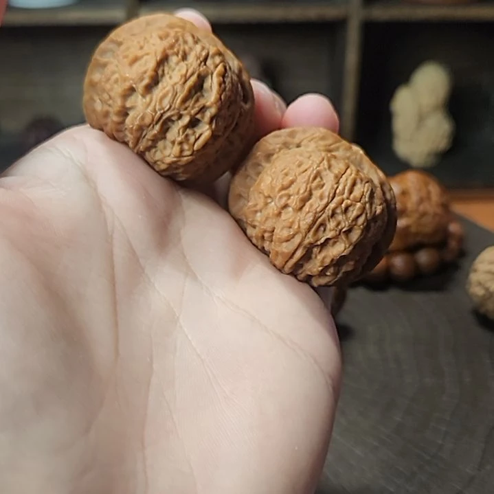 文玩核桃吊坠40血麒麟