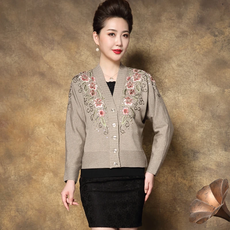 亿喜绣秋冬中老年装女绣花洋气毛衣外套短款妈妈针织开衫81906