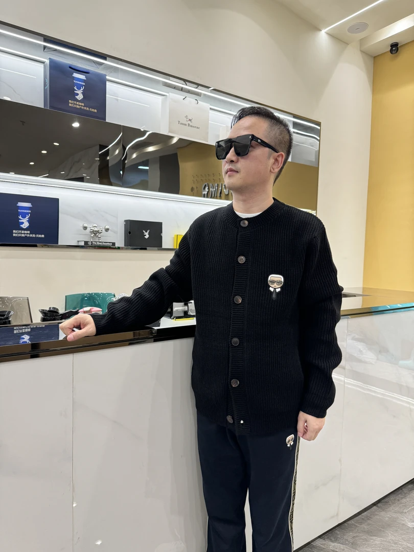 老佛爷秋冬绵羊毛针织圆领老钱风外套欧货黑色开衫百搭时尚266091