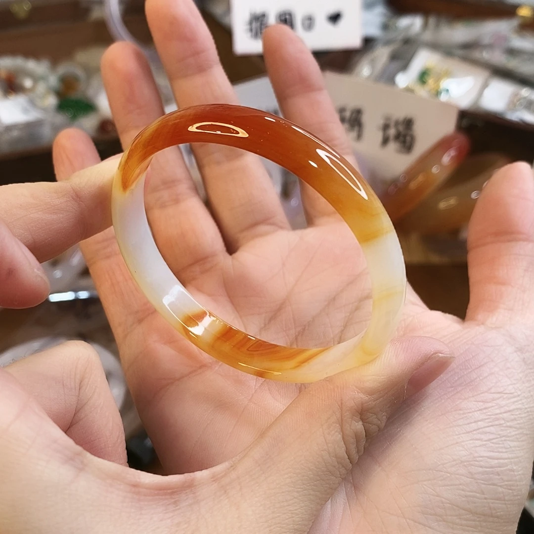 玛瑙/玉髓未镶嵌手镯A751。55.9圈