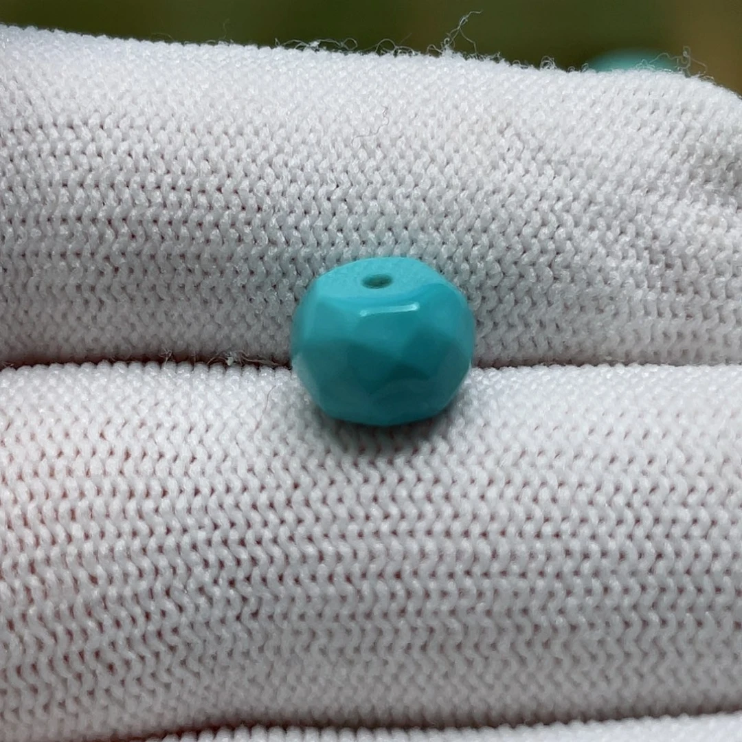 绿松石颈饰未镶嵌世*伟