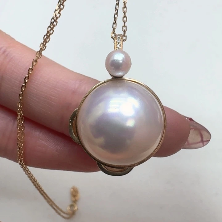 拼合珍珠（马贝珠）颈饰18K金镶嵌