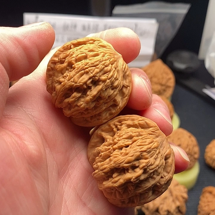 文玩核桃把件闪电35
