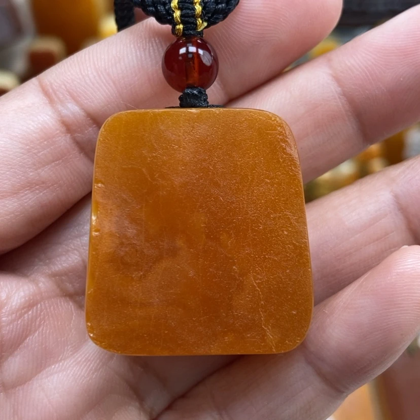 【闪购商品】琥珀颈饰未镶嵌