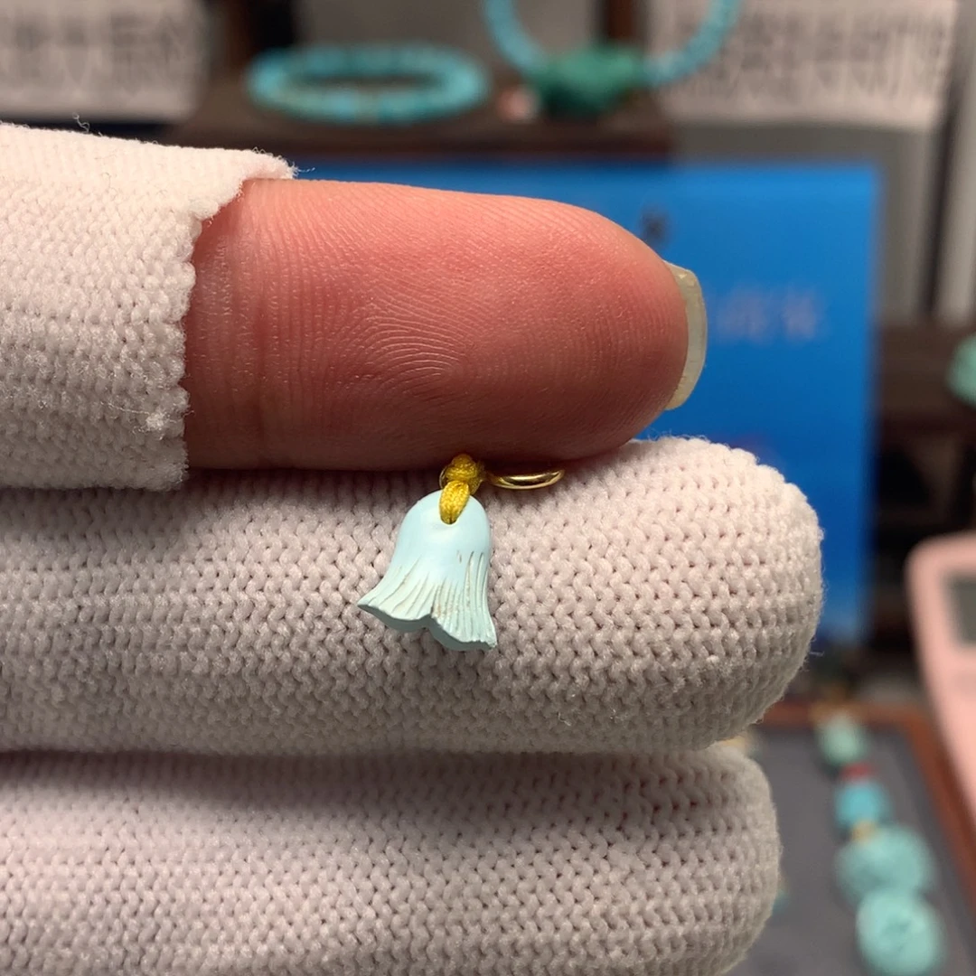 绿松石未镶嵌挂件