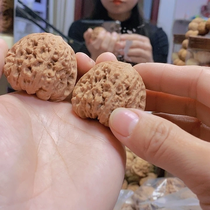 【闪购商品】文玩核桃把件44平谷凹底