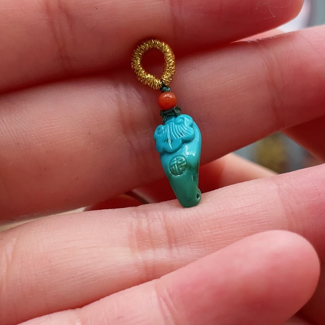 绿松石颈饰未镶嵌