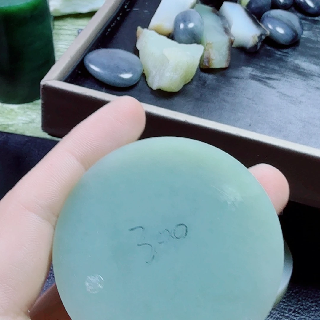空***间未镶嵌和田玉（糖玉）挂件