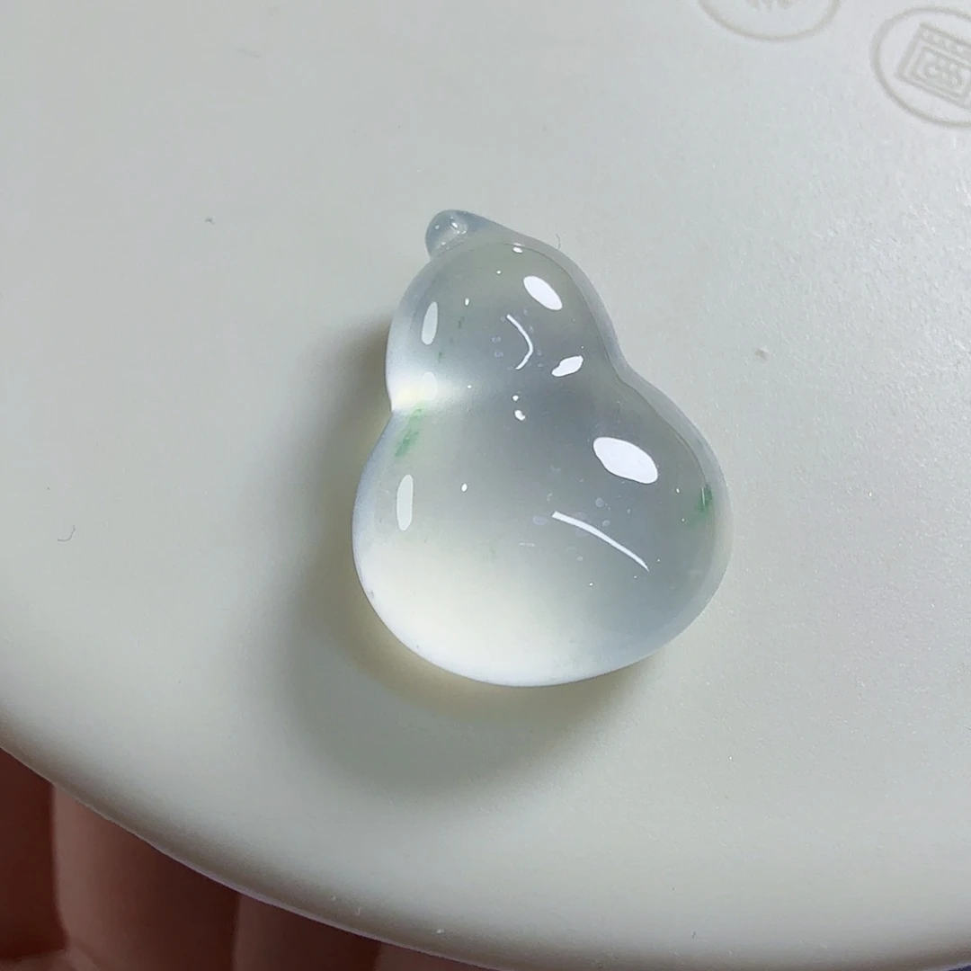 翡翠未镶嵌颈饰葫芦瓜