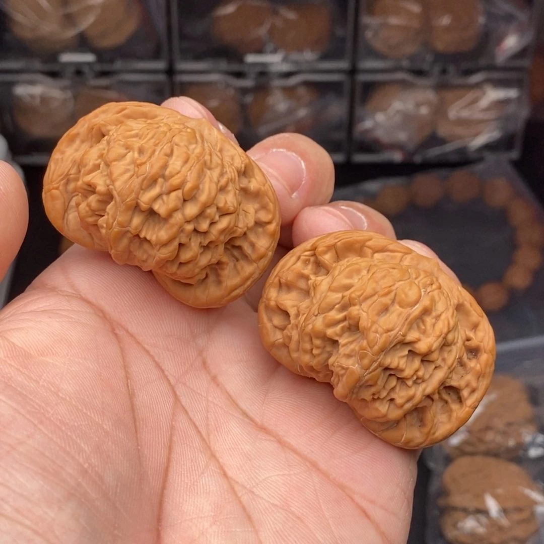 核桃把件 46左右狮虎兽