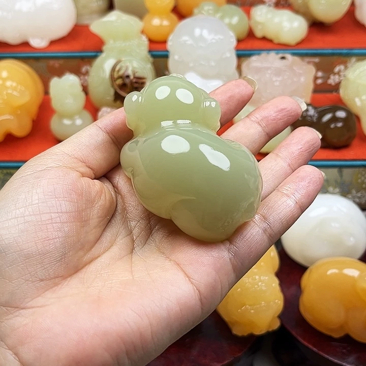 じ***灬石材猪猪手把摆件