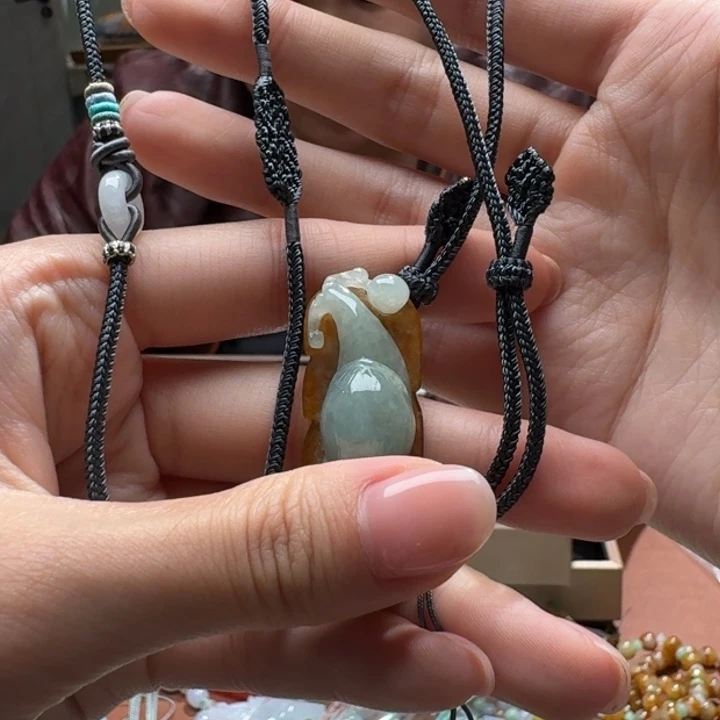 未镶嵌挂件翡翠梦**由