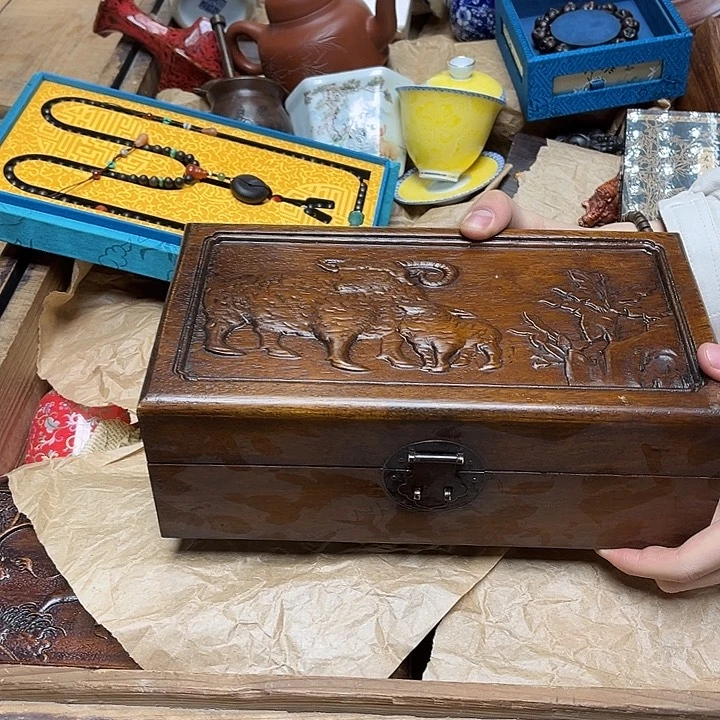 大叶紫檀（黑酸枝木类）