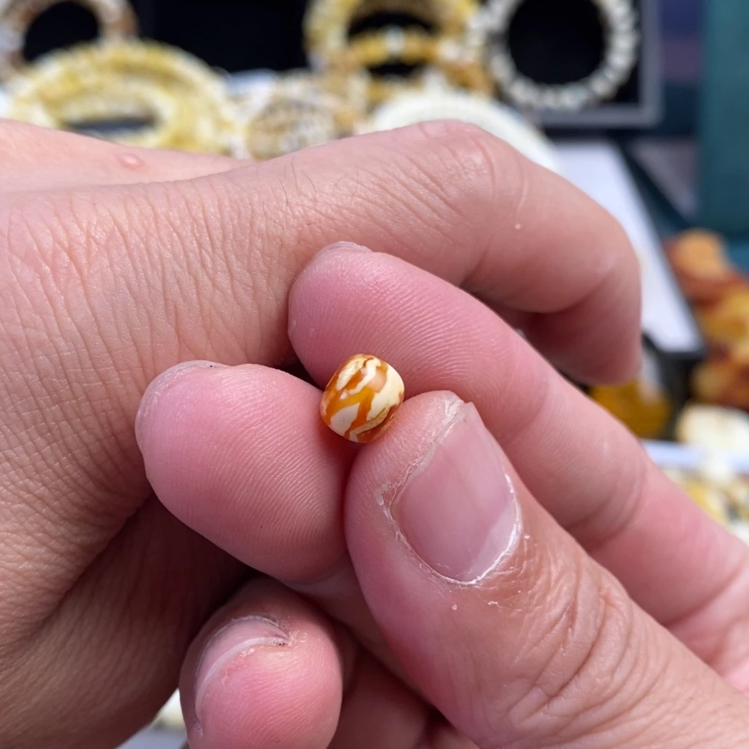 G***金蜜蜡未镶嵌裸石8.1mm