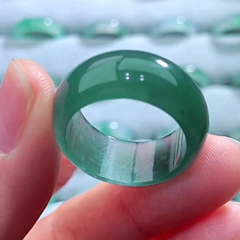 天然翡翠戒圈a货