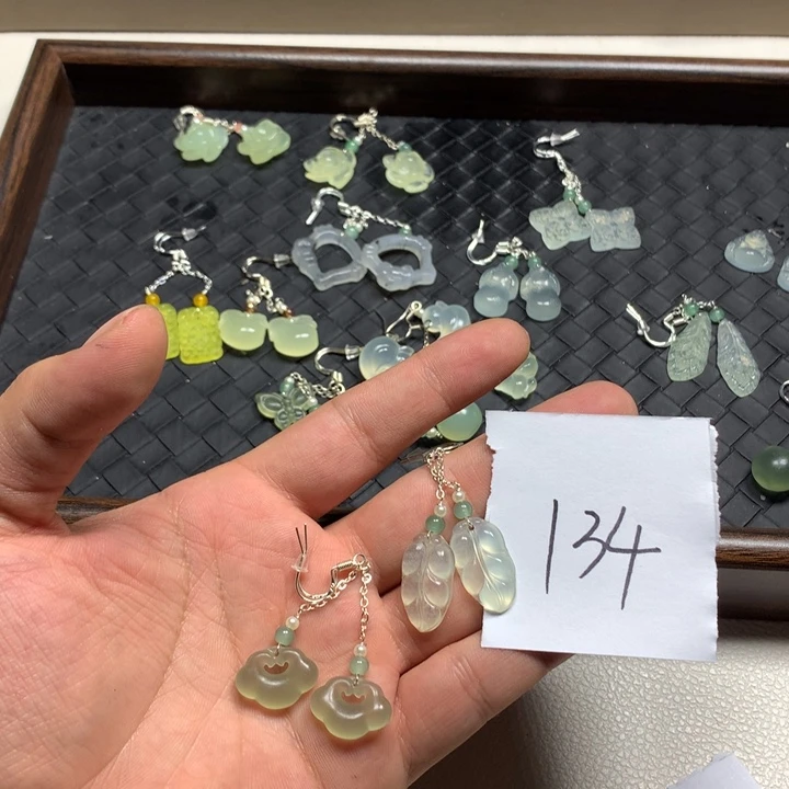 静***️蛇纹石玉合金耳钉