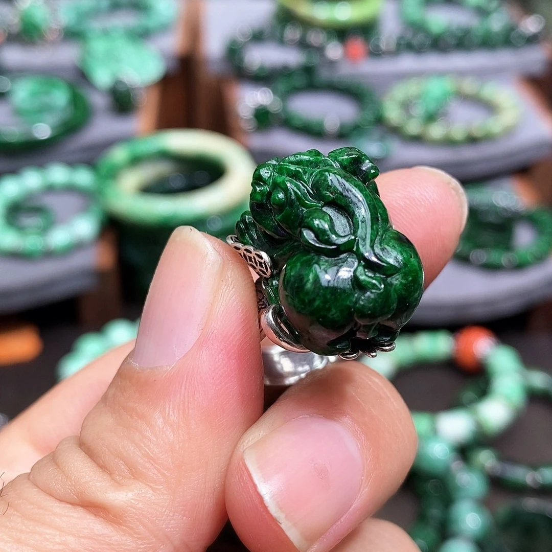 银S925镶嵌戒指翡翠～**漂亮美眉