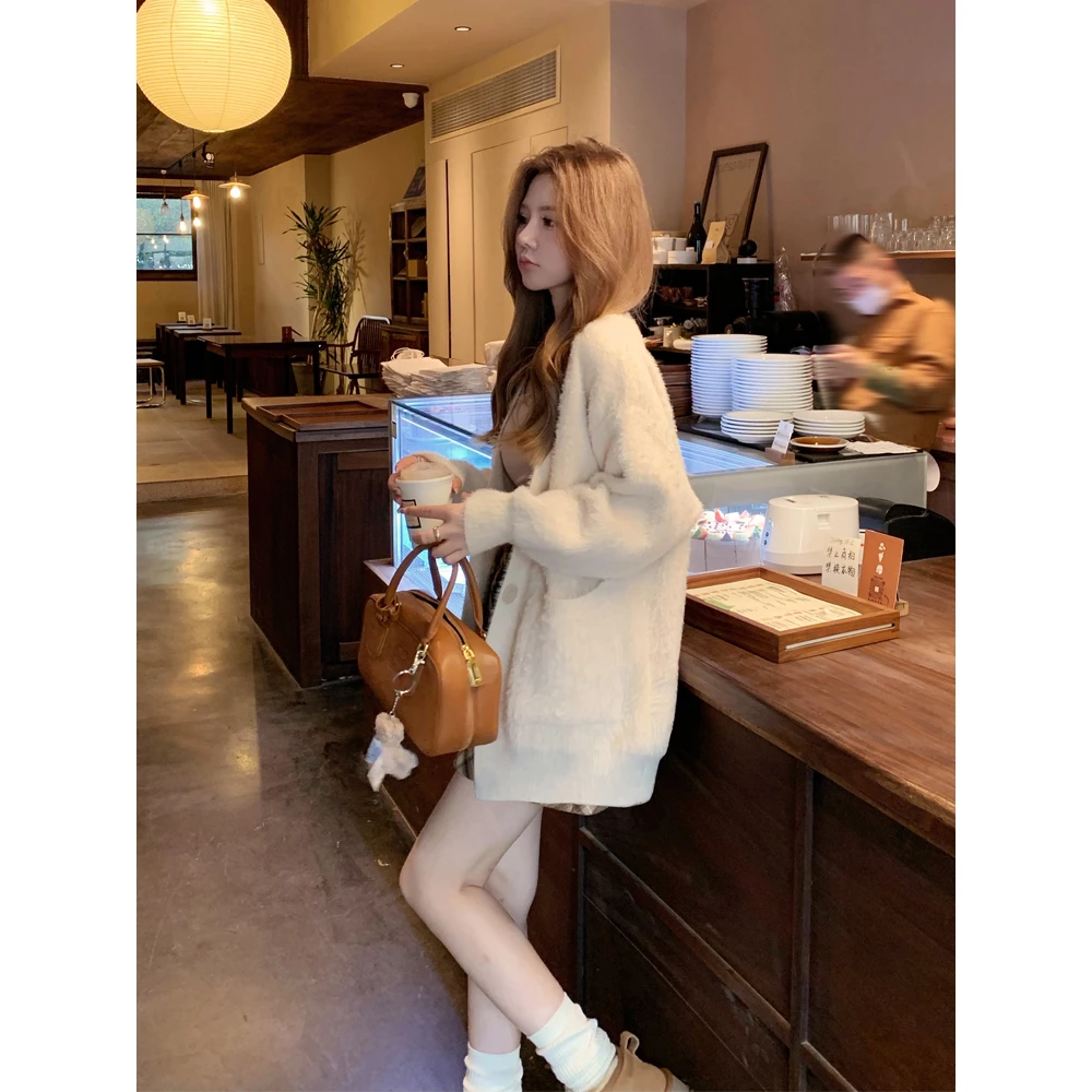 软糯慵懒水貂绒毛衣外套女秋冬宽松加厚温柔奶针织开衫外搭上衣