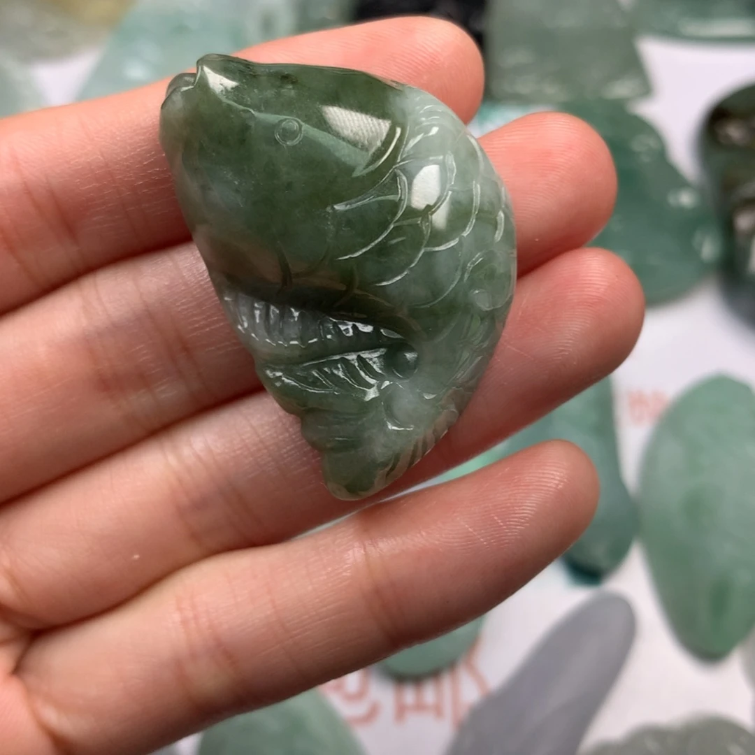 翡翠未镶嵌颈饰翡翠